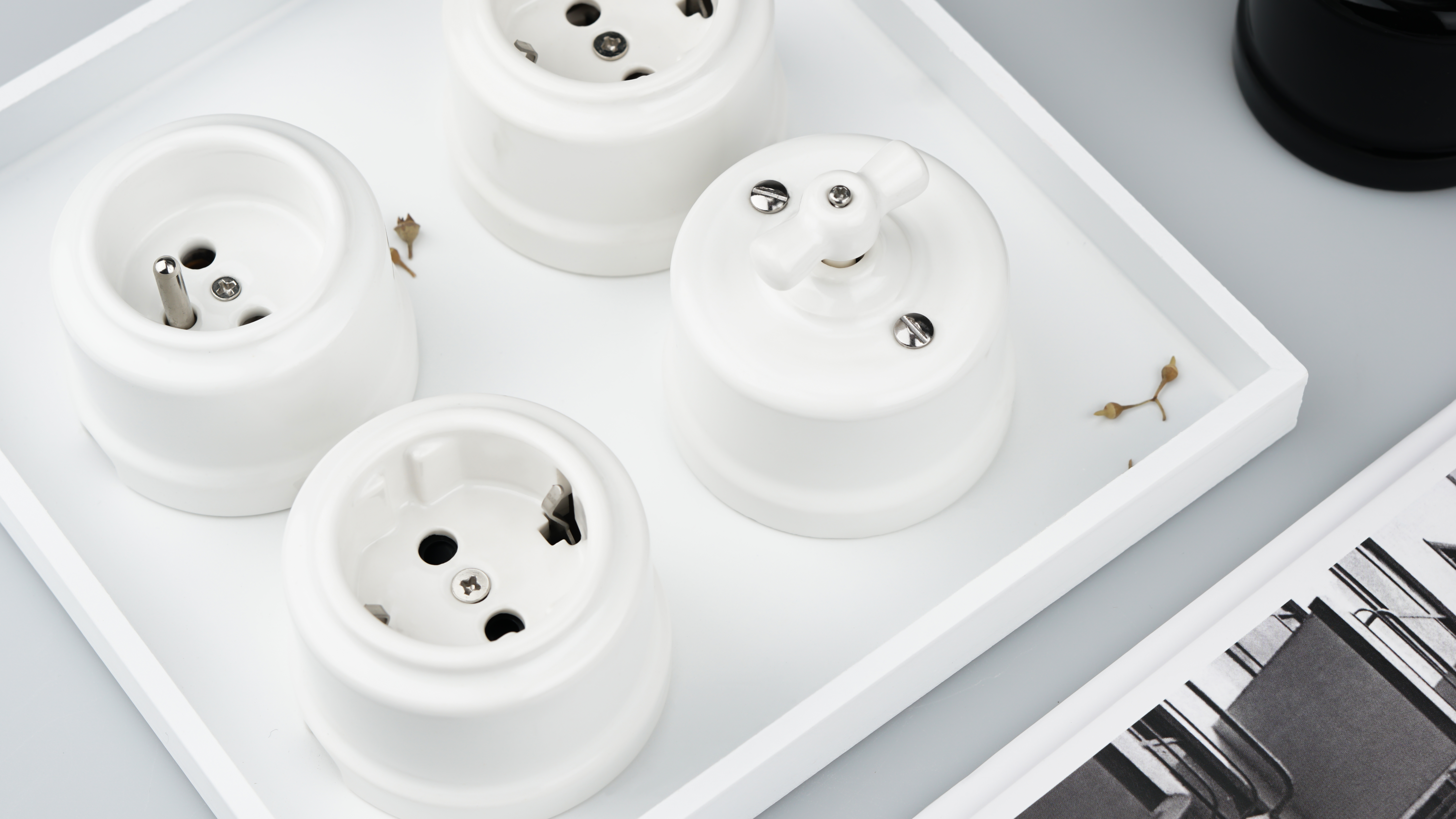 interruttore da parete in porcellana