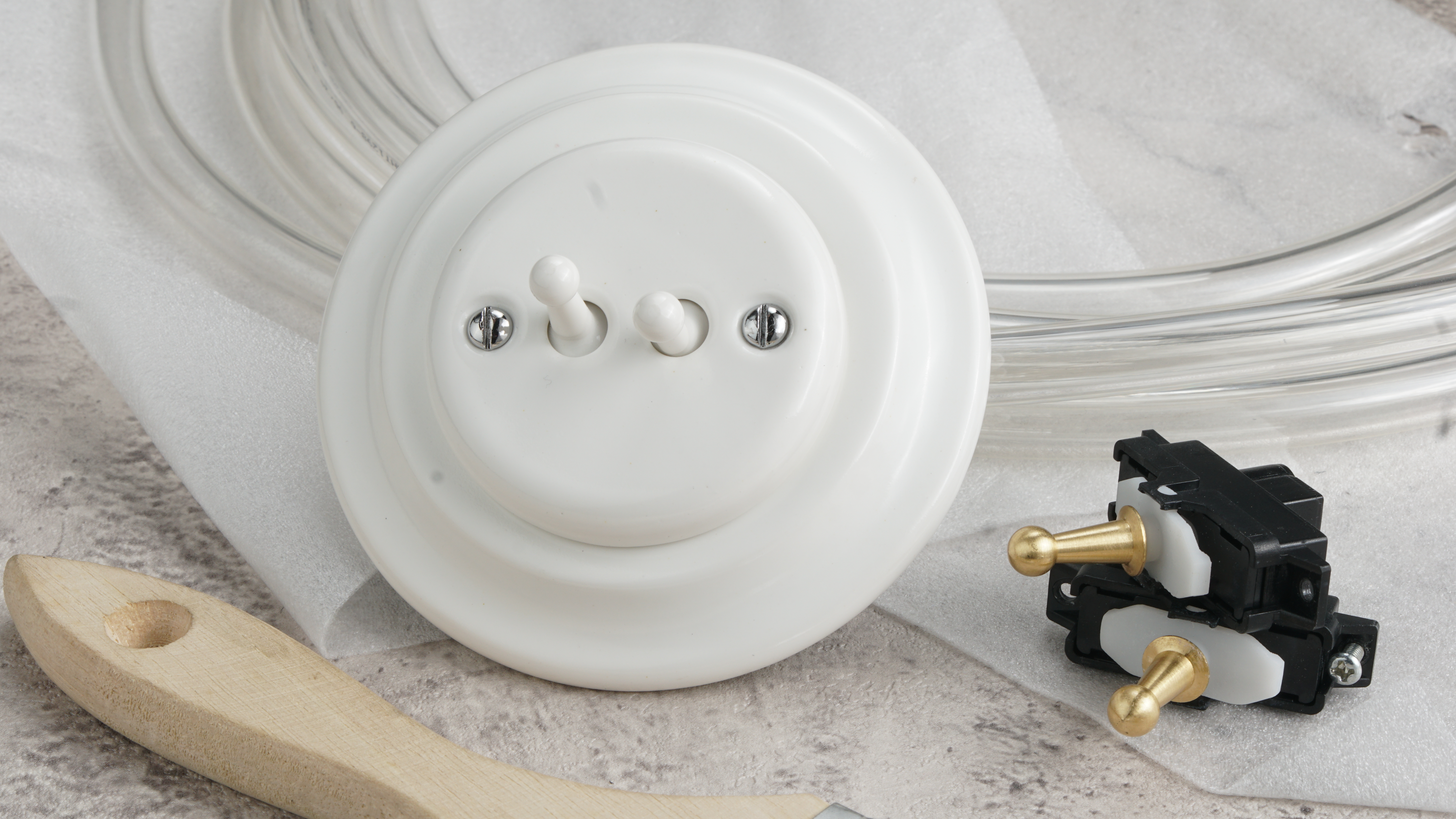 presa murale in porcellana